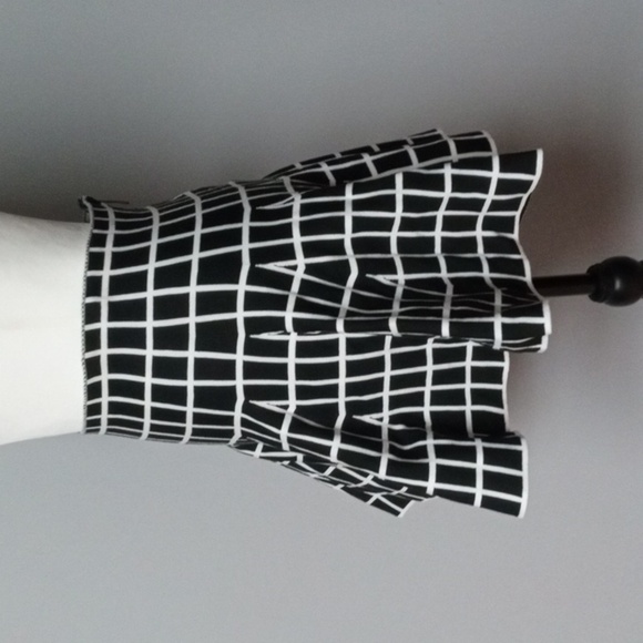 Roommates B&W Plaid Mini Skater Skirt Size Large Perfect for a Party or a night - Picture 12 of 14